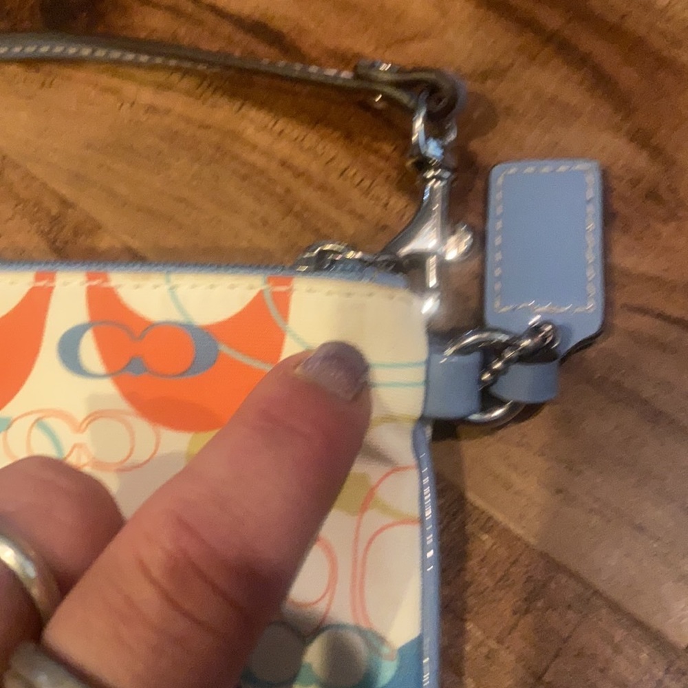 Coach cream nylon, butterfly, signature C wristlet - Picture 15 of 15